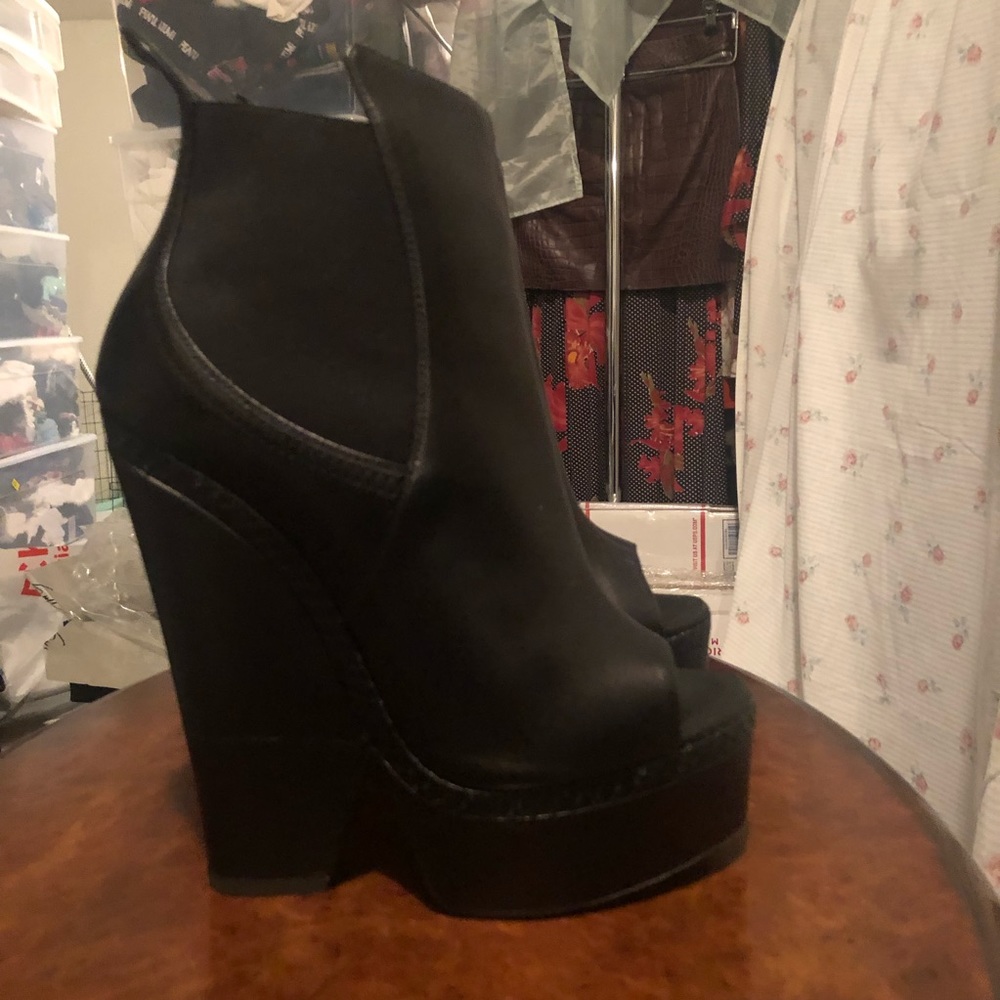 Giuseppe Zanotti Open Toe Cutout Wedge Boots 39.5